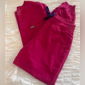 FIGS XS one pocket top and jogger set- magenta